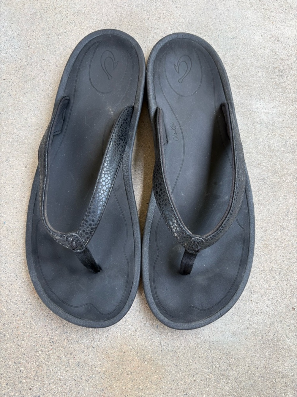 Olukai Kulapa Kai Womens 8 Black Pebbled Flip Flop Thong Sandals Shoes Casual